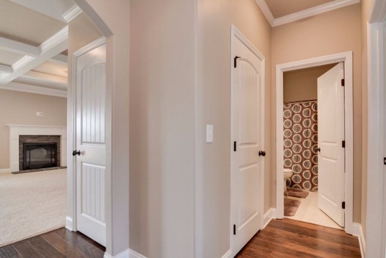 260 Wentworth Pl - Photo 6 of 37