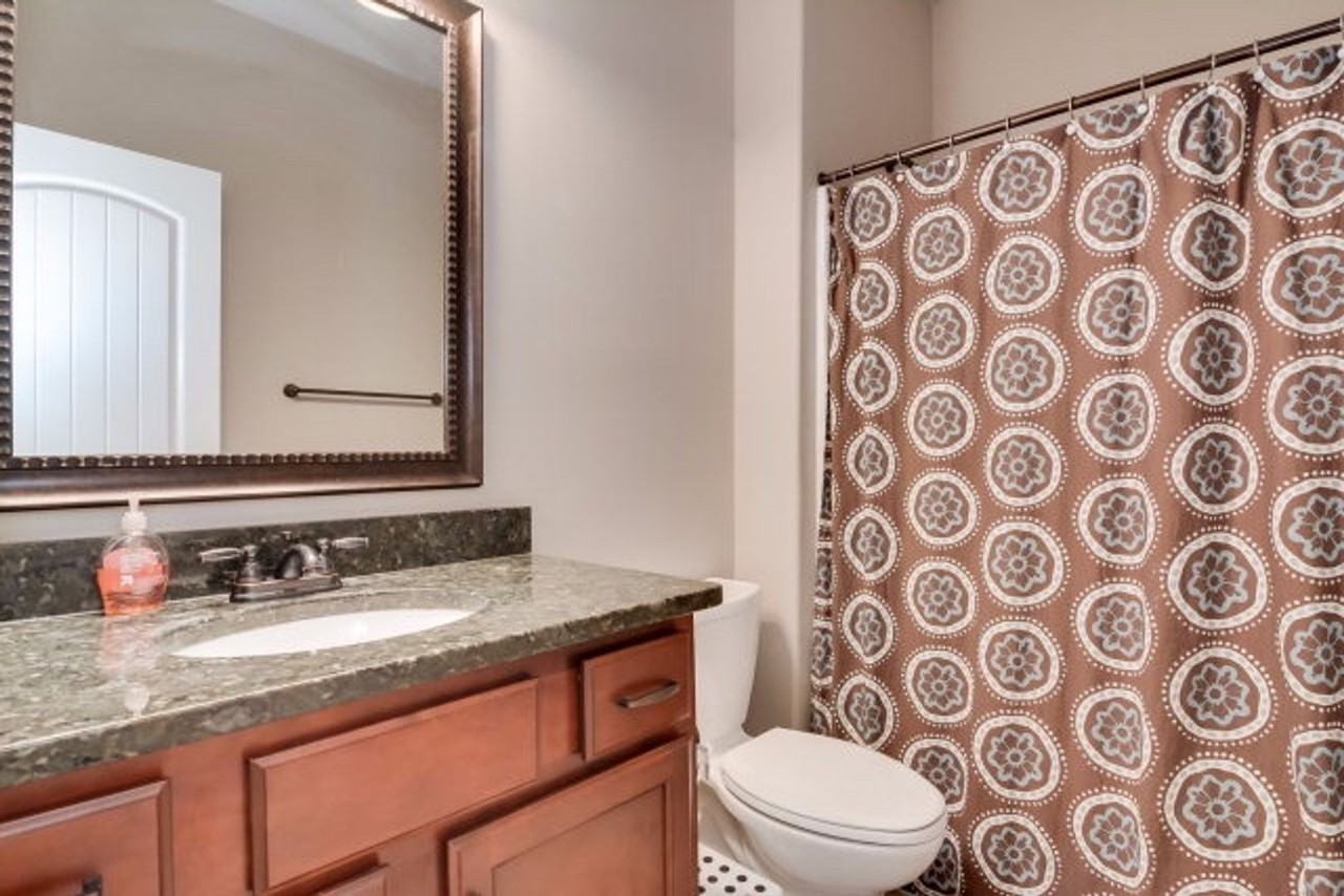 260 Wentworth Pl - Photo 7 of 37