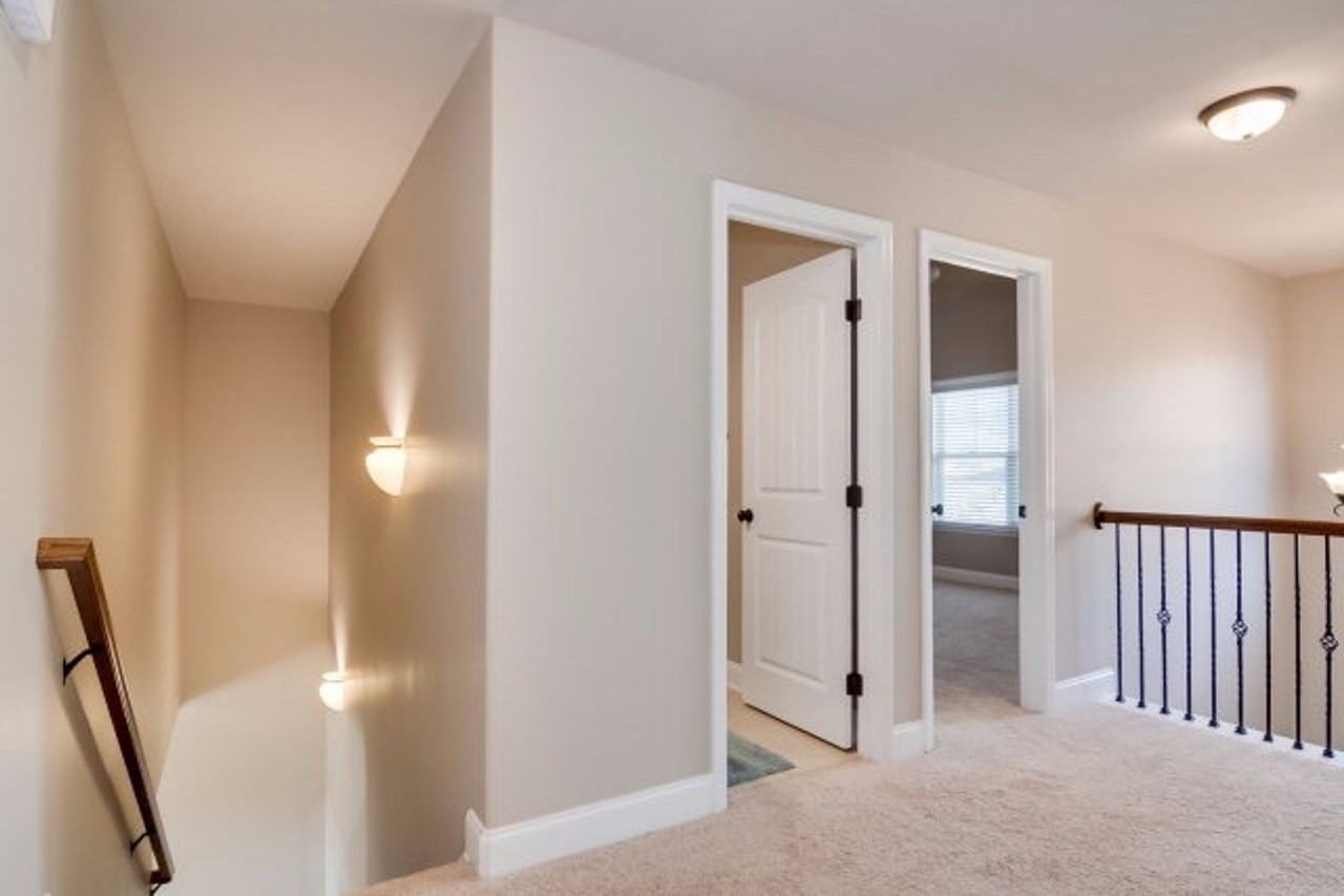 260 Wentworth Pl - Photo 3 of 37