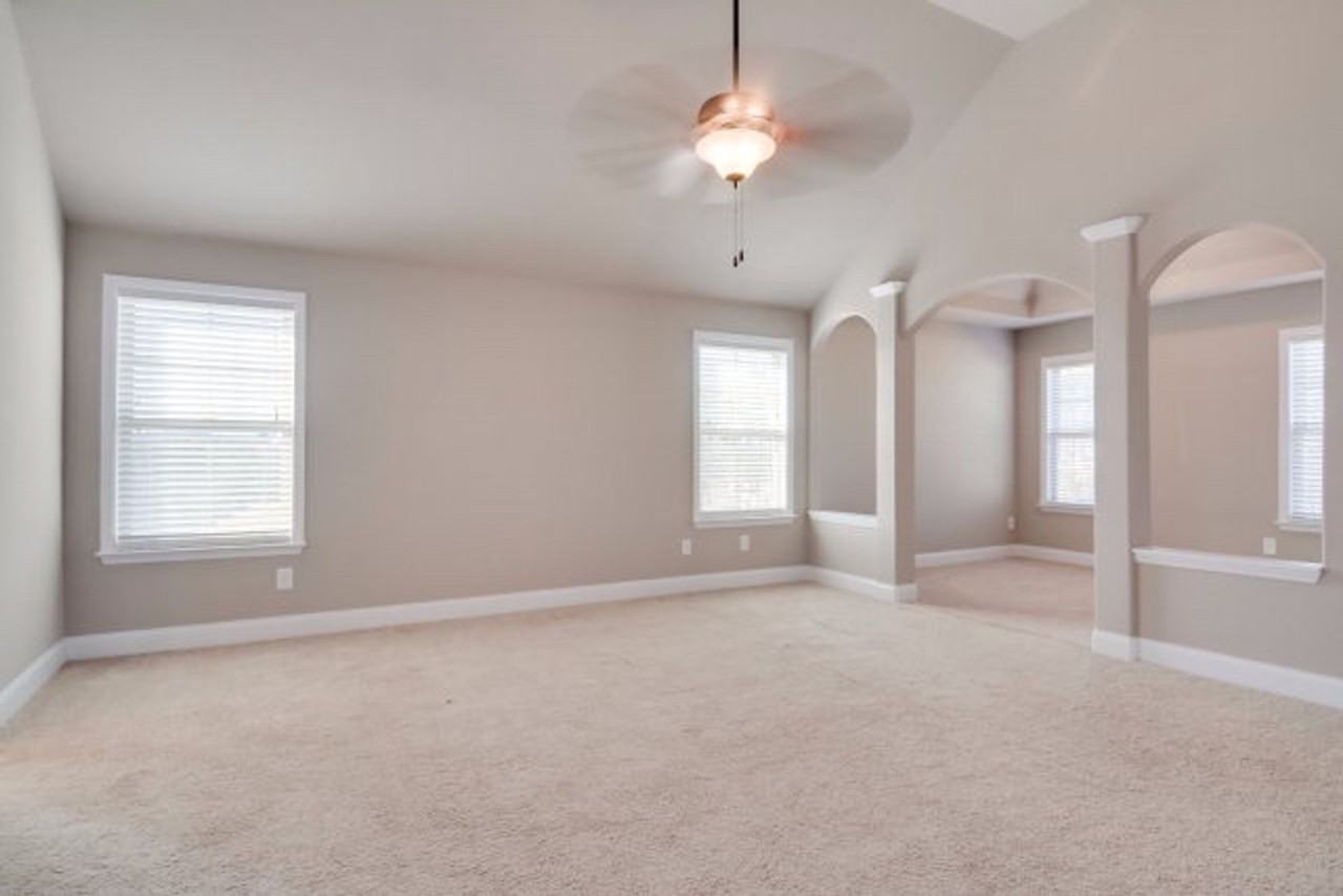 260 Wentworth Pl - Photo 6 of 37