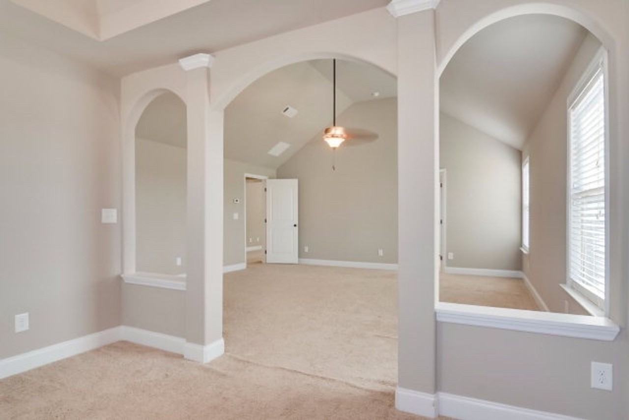 260 Wentworth Pl - Photo 2 of 37