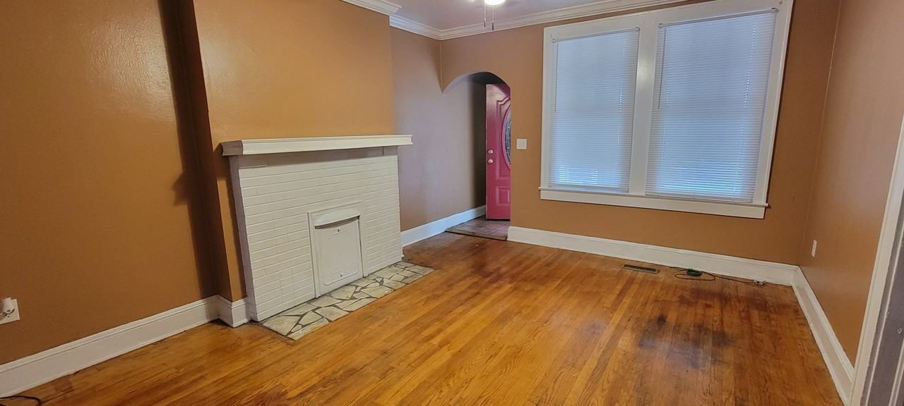 1620 Christine Dr - Photo 3 of 12