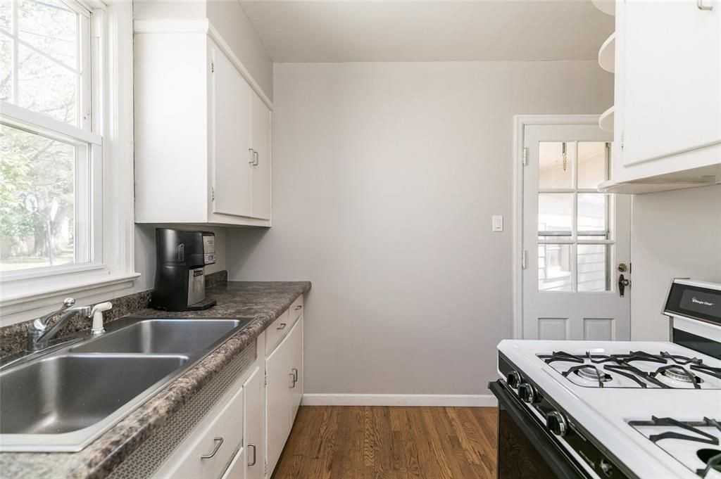 622 20th St Ne - Photo 6 of 30