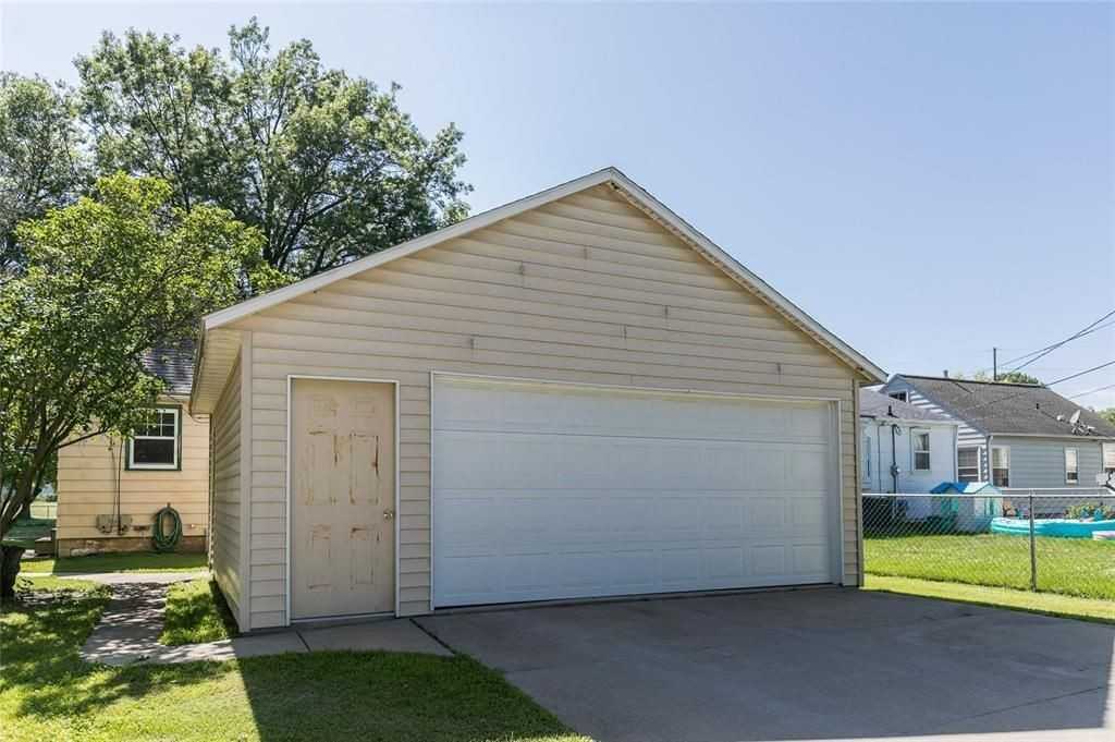 622 20th St Ne - Photo 7 of 30