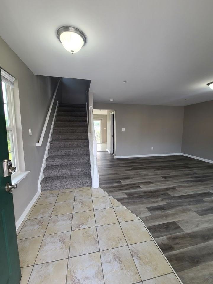 393 Viewpoint Way - Photo 4 of 46