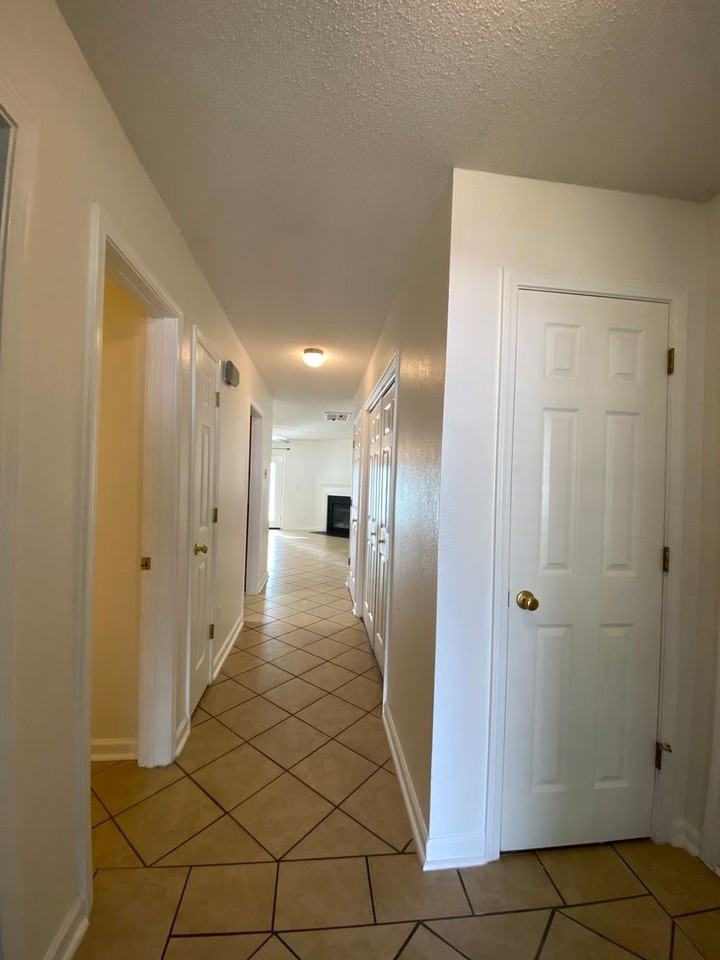 30 Charnock Way - Photo 3 of 24