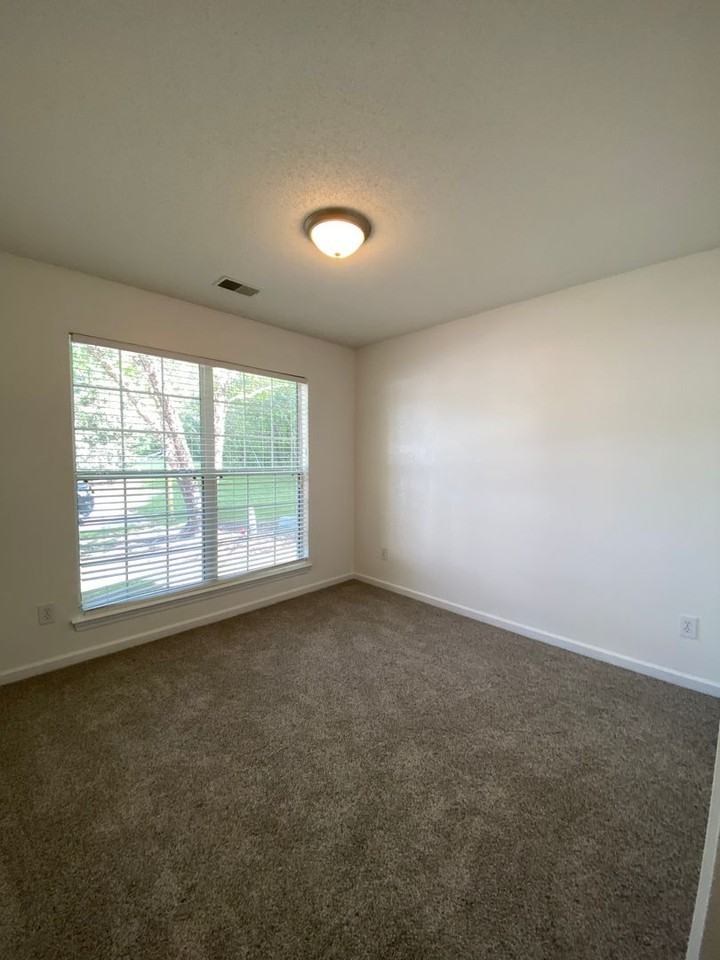 30 Charnock Way - Photo 5 of 24