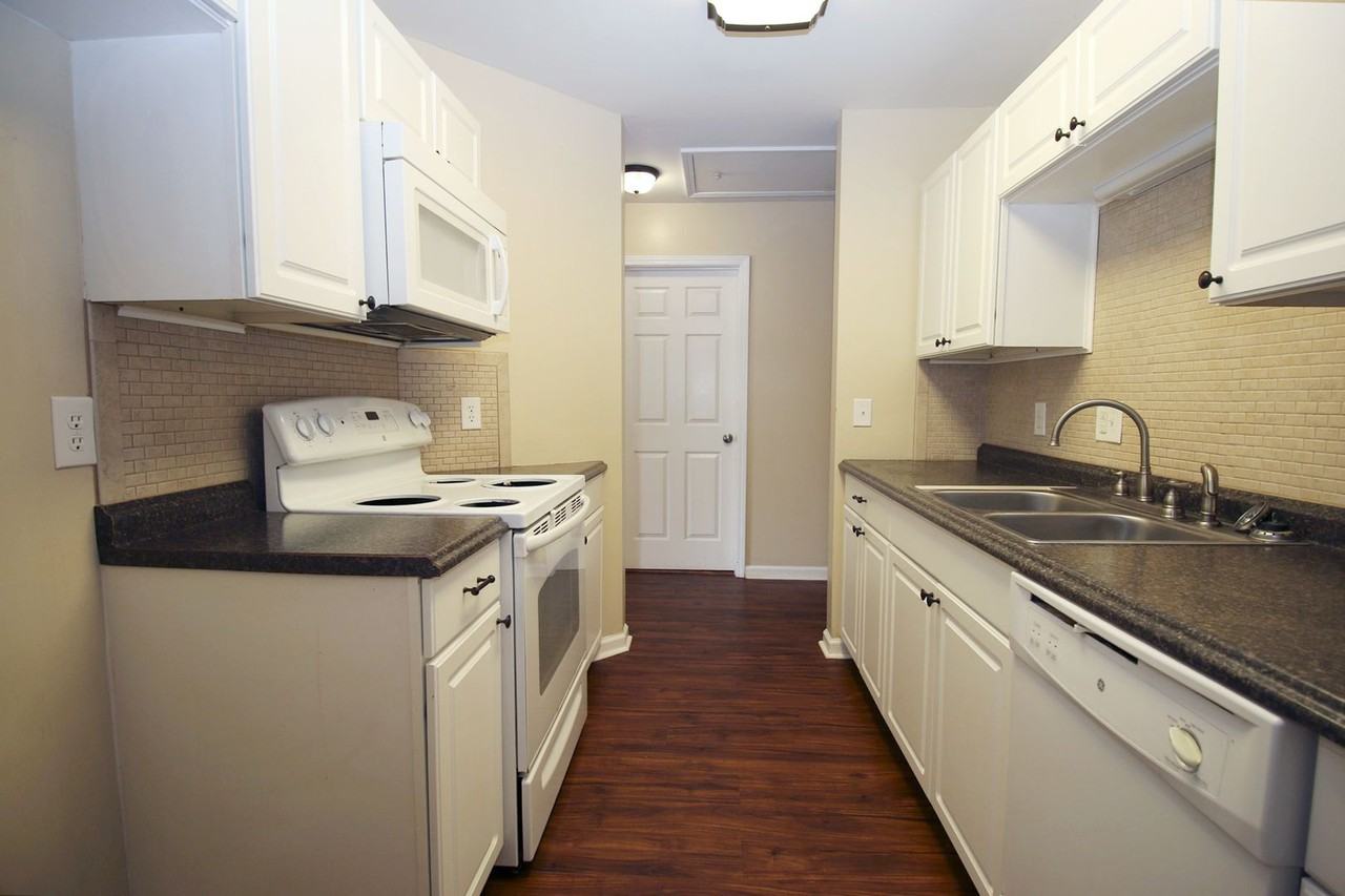 1150 Olympia Ave - Photo 4 of 21