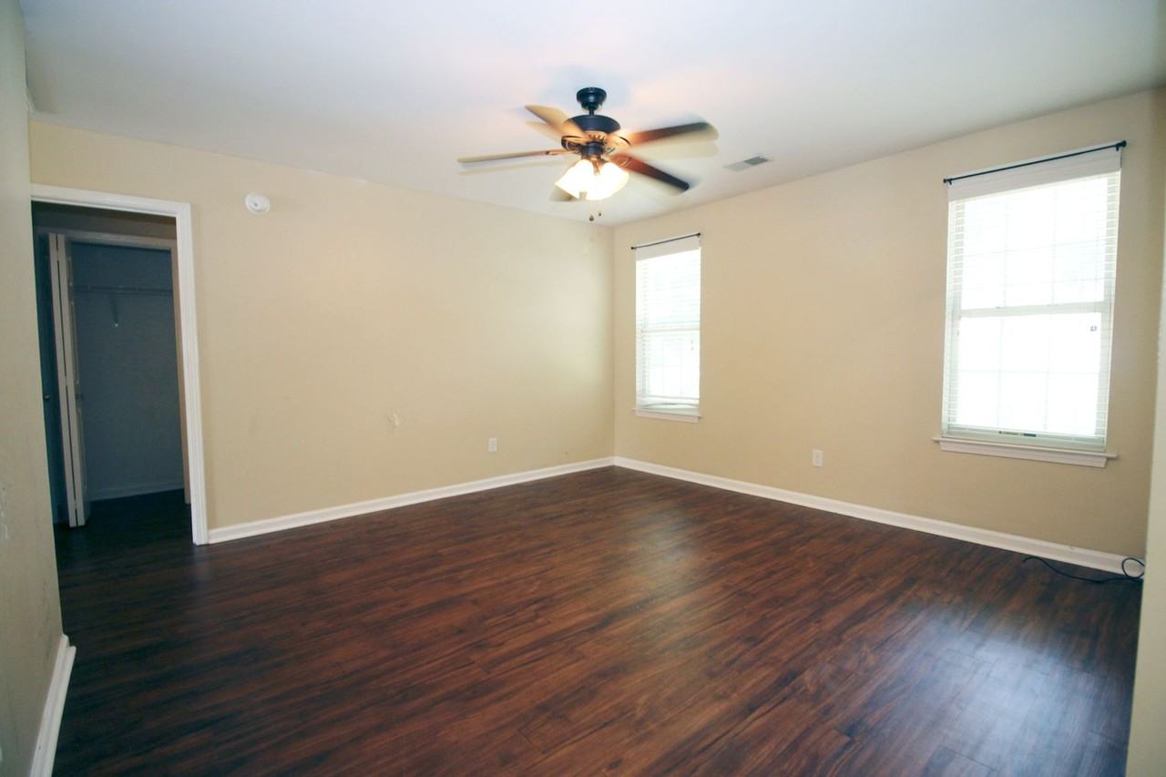 1150 Olympia Ave - Photo 5 of 21