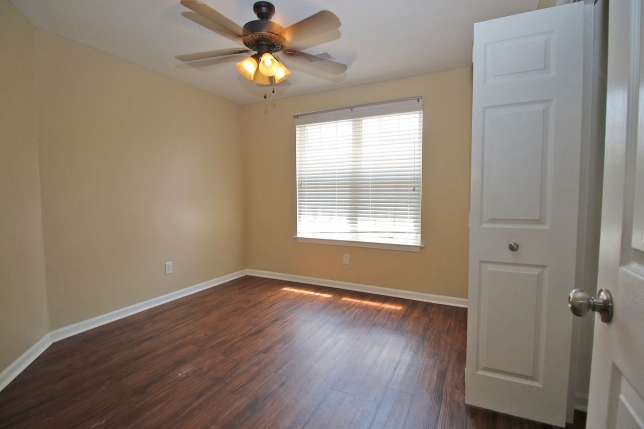 1150 Olympia Ave - Photo 7 of 21
