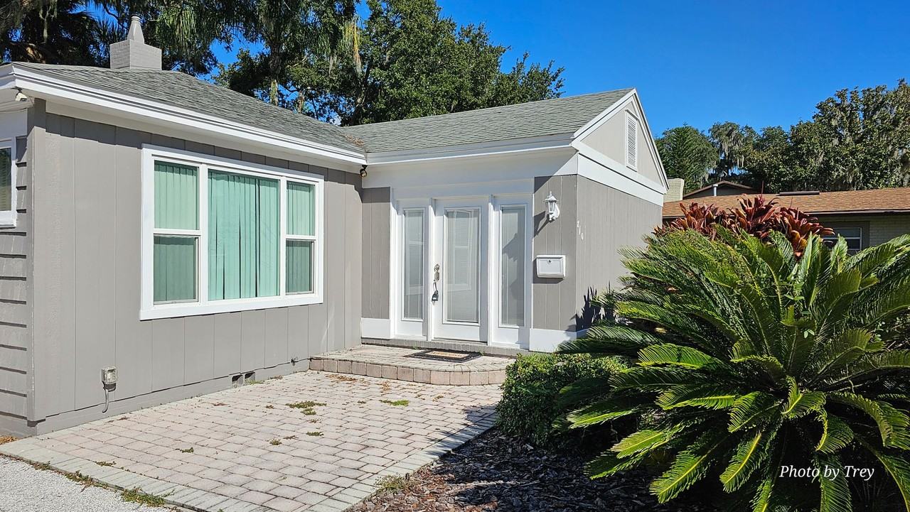 810 Lakeshore Dr - Photo 2 of 26