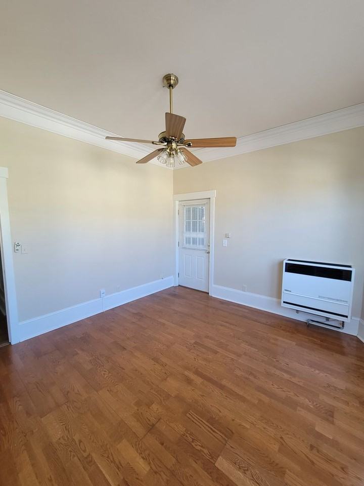 403 Talbart St #B - Photo 5 of 11