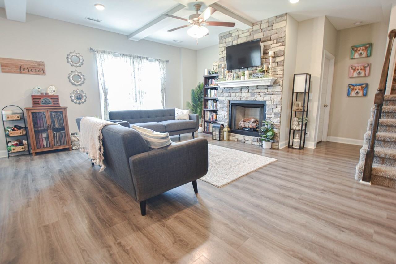 1014 Creek Way - Photo 3 of 16