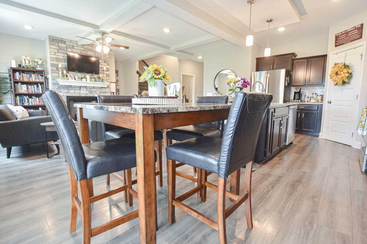 1014 Creek Way - Photo 5 of 16