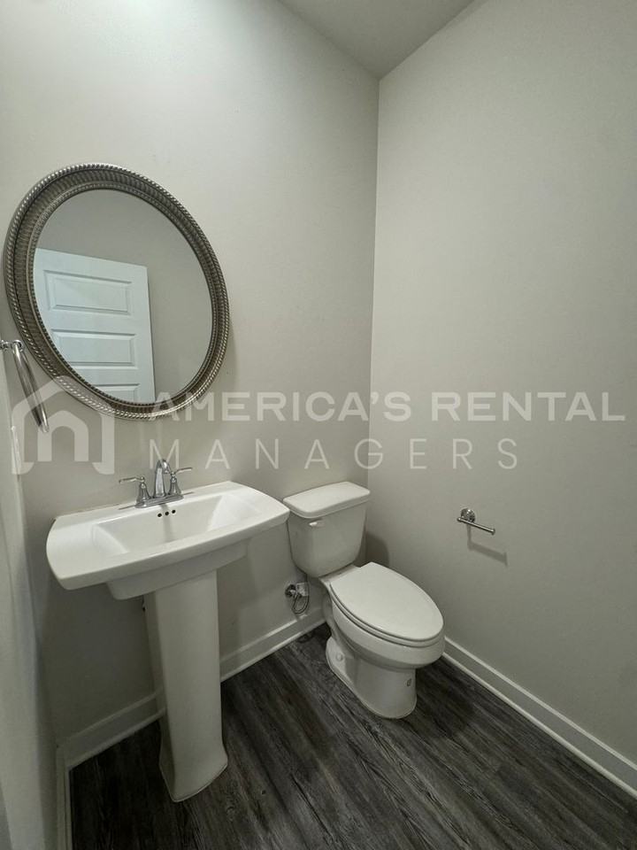 3216 Northfield Ln - Photo 3 of 25