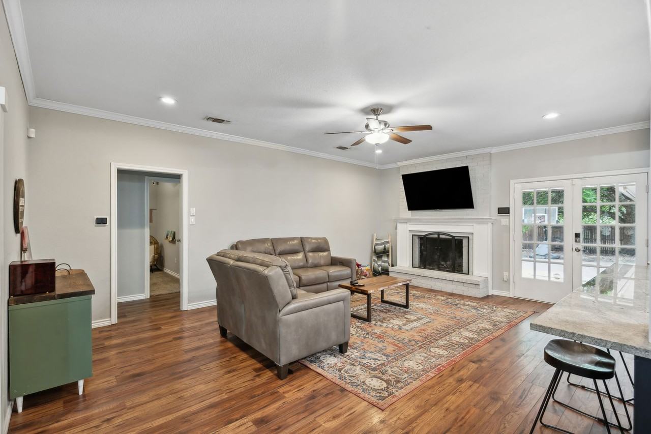 4629 Cinnamon Hill Dr - Photo 2 of 40