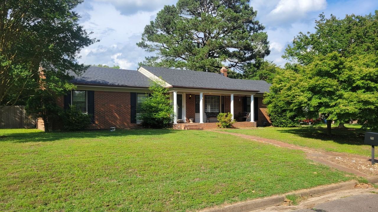 541 Hartswood Ter - Photo 2 of 31