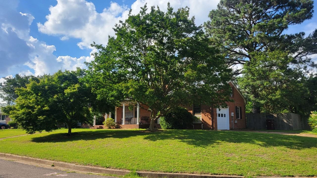 541 Hartswood Ter - Photo 3 of 31