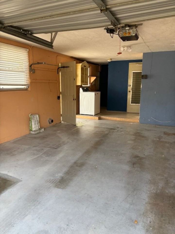 7815 Bracken Dr - Photo 3 of 5