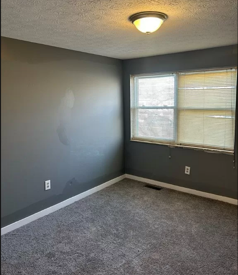 9409 Manor Ave - Photo 2 of 7