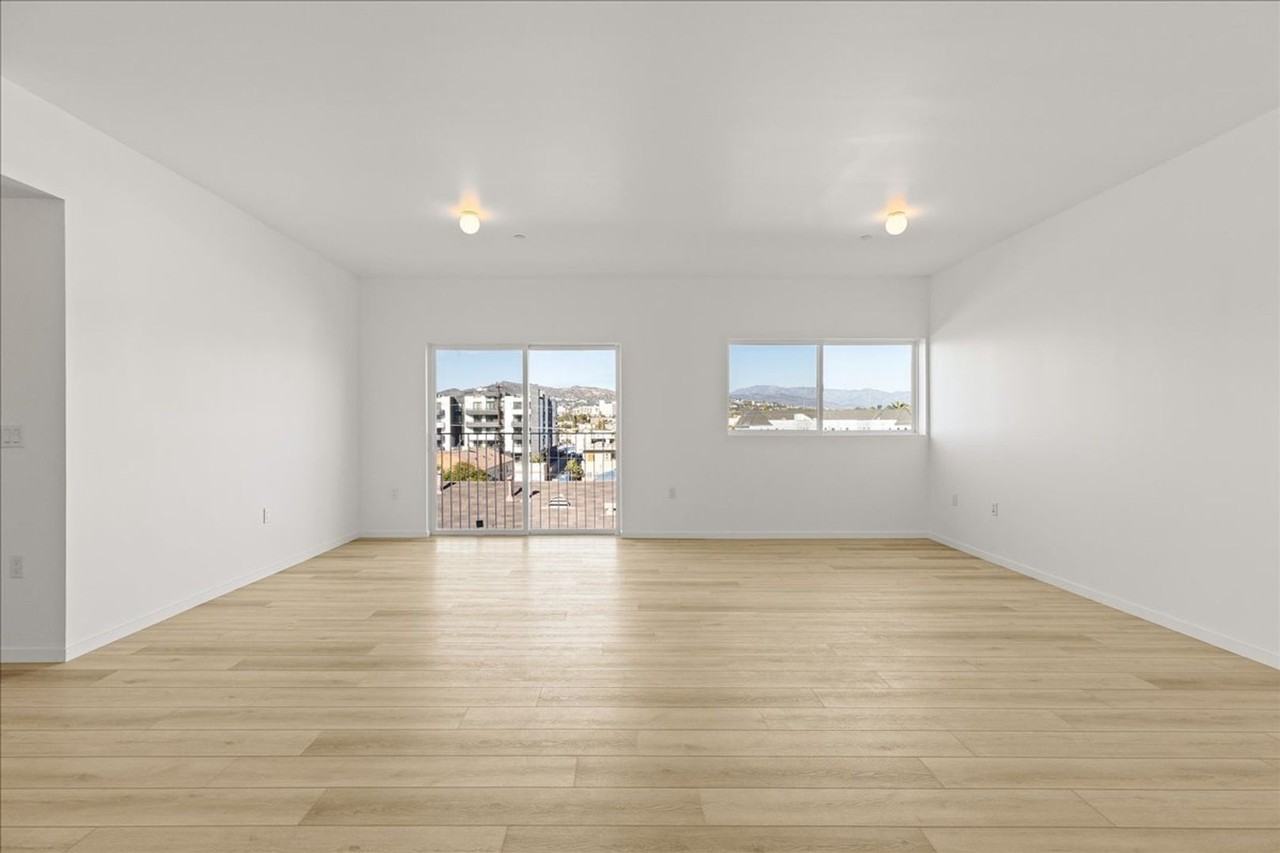 RIVO - 636 N. Juanita Ave, Los Angeles, CA 90004 - Photo 4 of 33