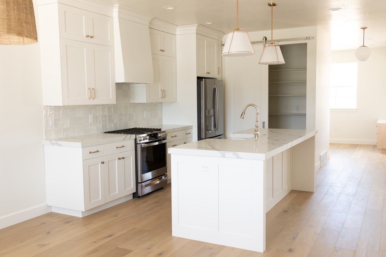 970 W Torrey Pines Dr #NA - Photo 3 of 14