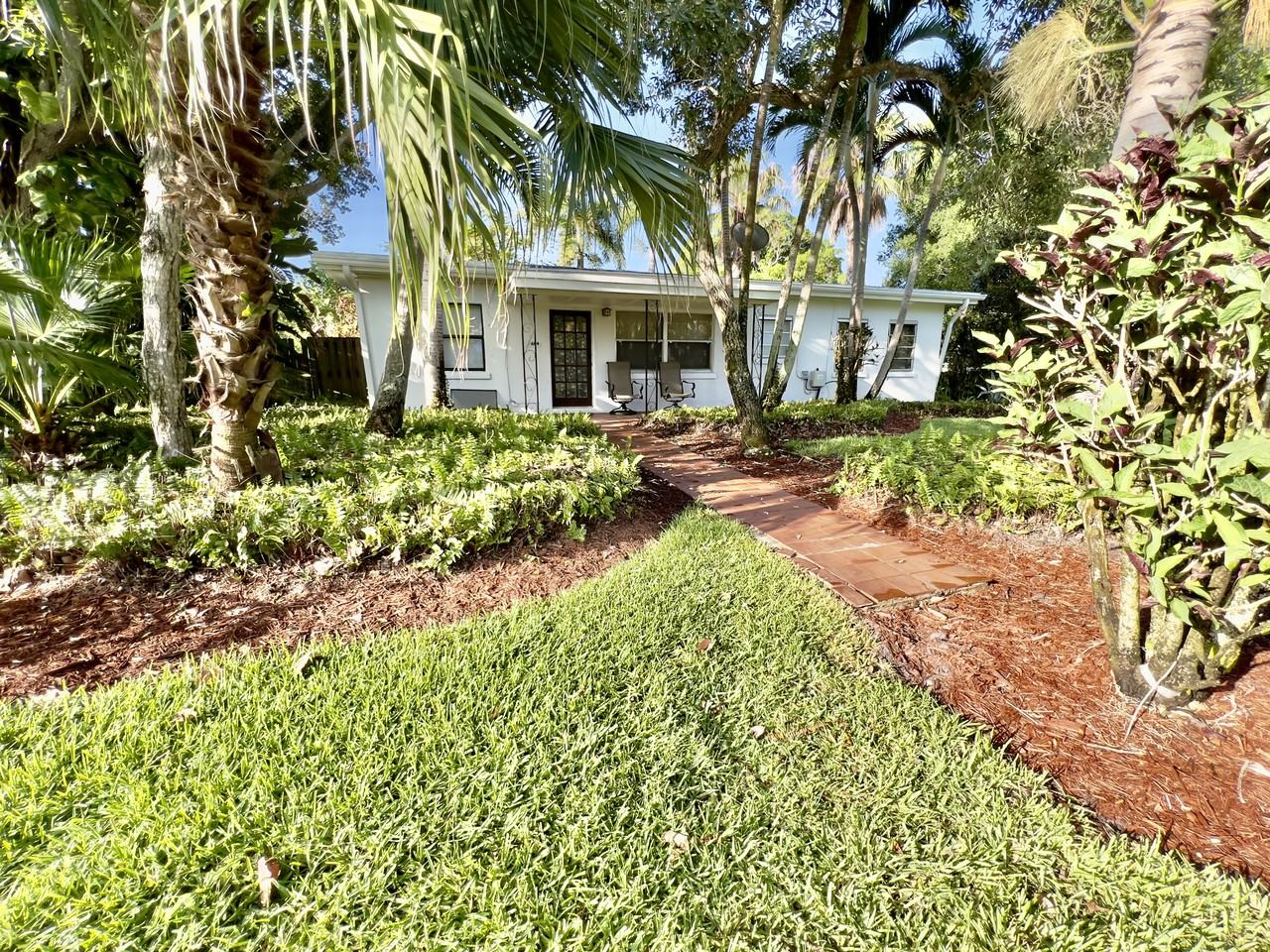 644 Se 5th St #NA - Photo 2 of 9