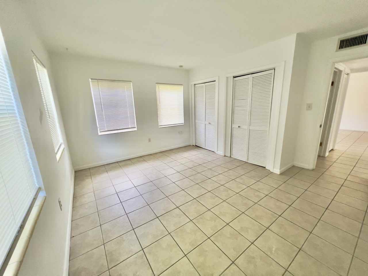 644 Se 5th St #NA - Photo 7 of 9