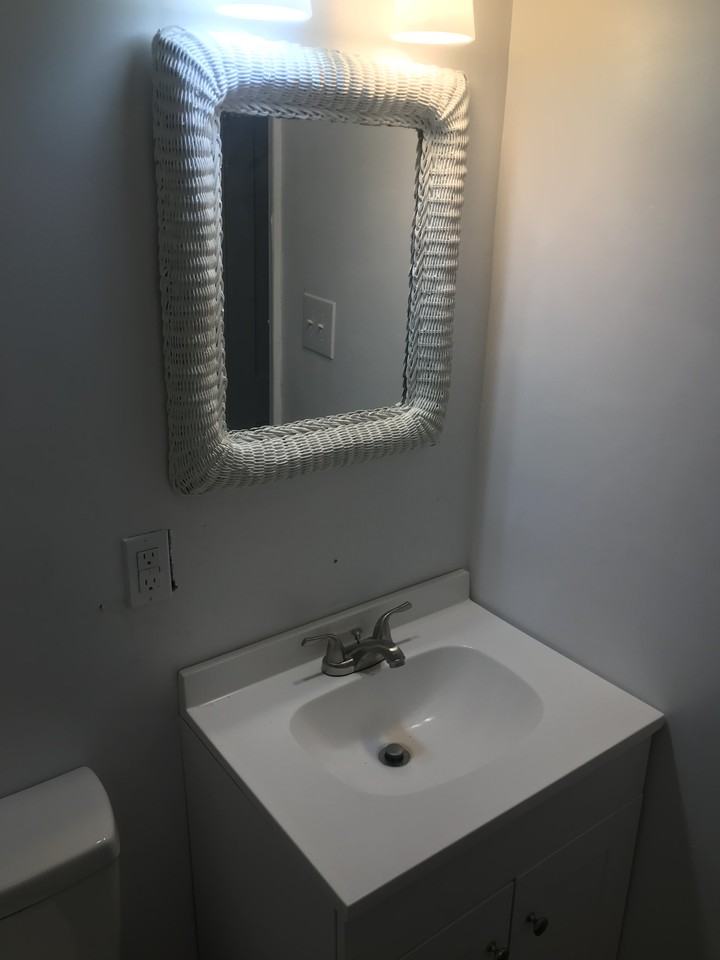 2215 Ivy Rd #NA - Photo 4 of 12