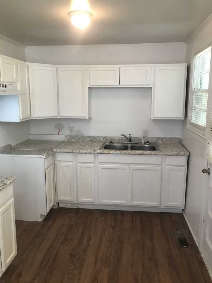 2215 Ivy Rd #NA - Photo 5 of 12