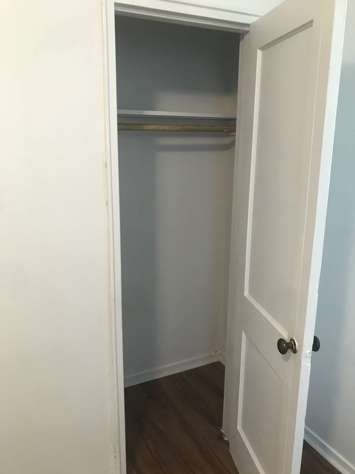 2215 Ivy Rd #NA - Photo 6 of 12