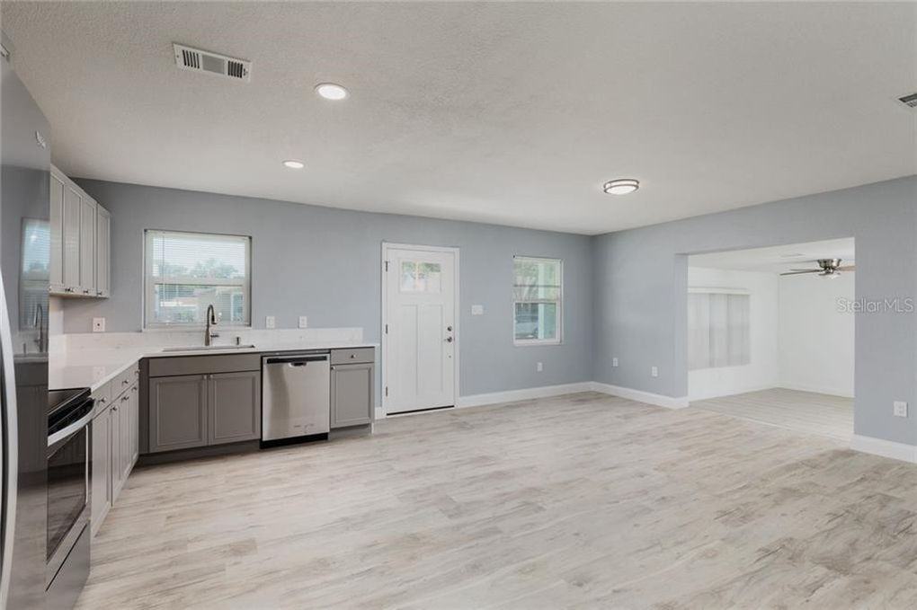 211 N Bradford Ave #NA - Photo 2 of 19