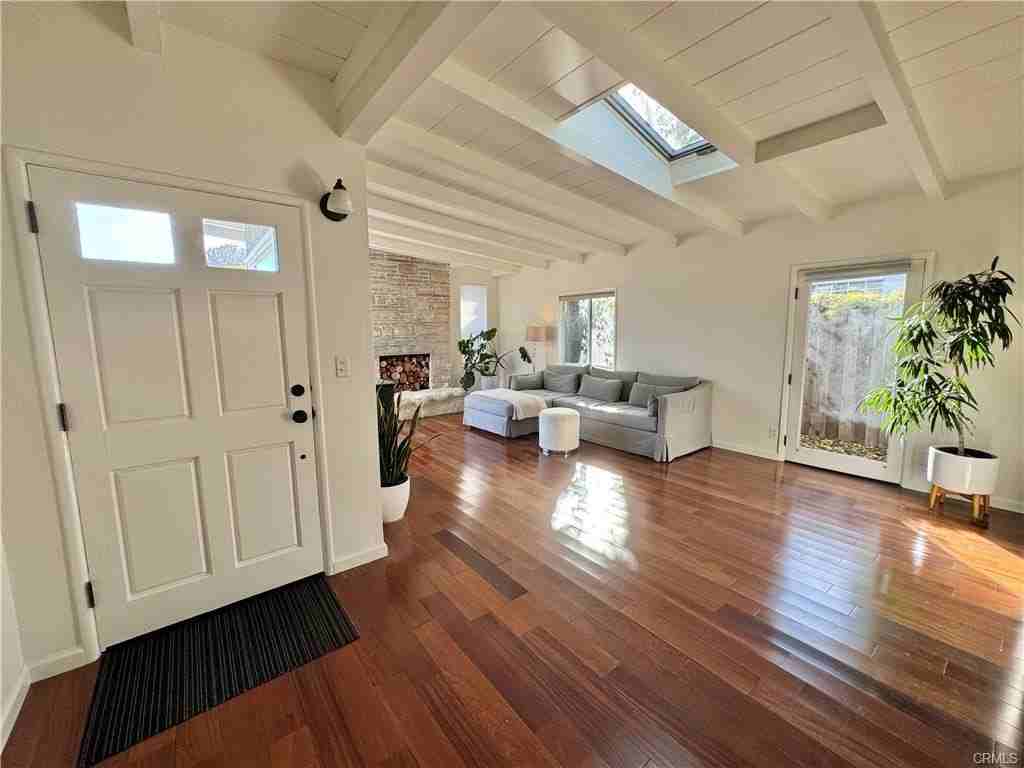 284 Santa Isabel Ave - Photo 2 of 8