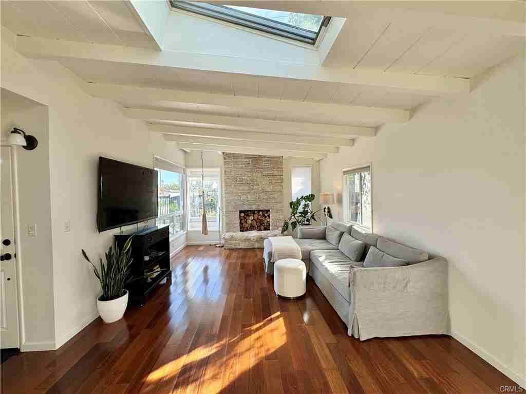 284 Santa Isabel Ave - Photo 3 of 8