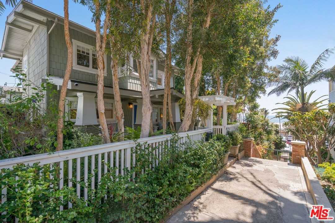 12 Seaview Ter - Photo 2 of 24