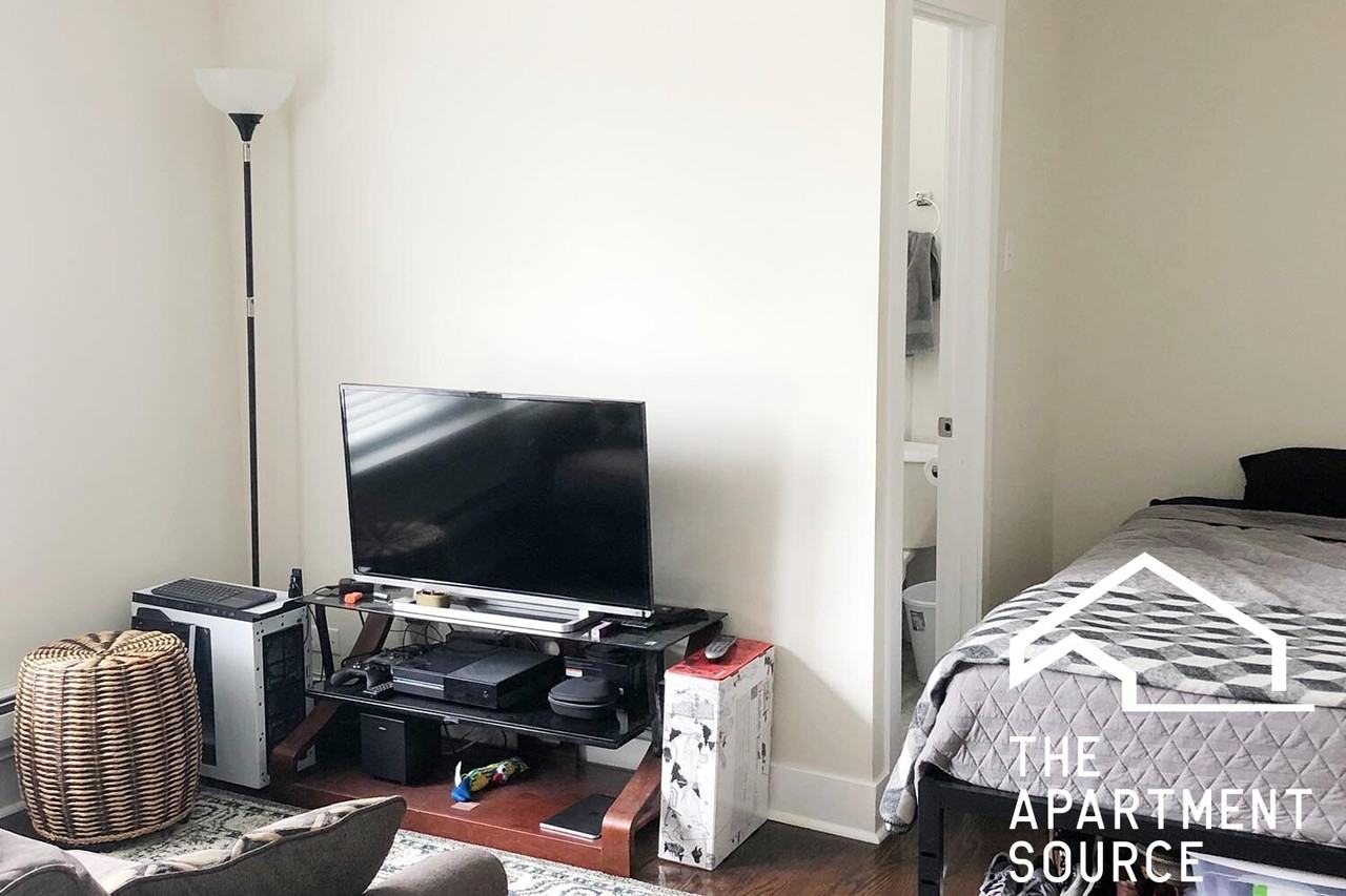 2129 N Dayton St #308 - Photo 3 of 9