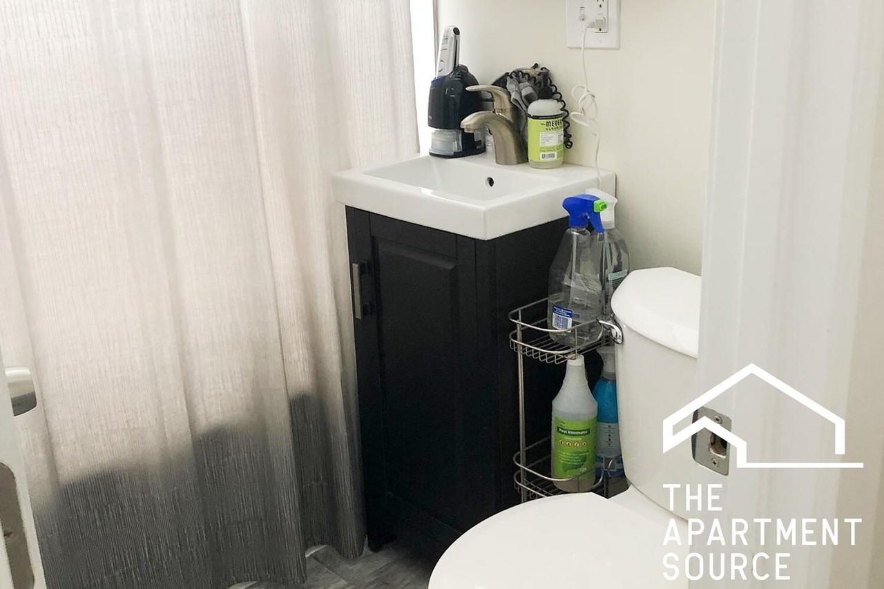 2129 N Dayton St #308 - Photo 5 of 9