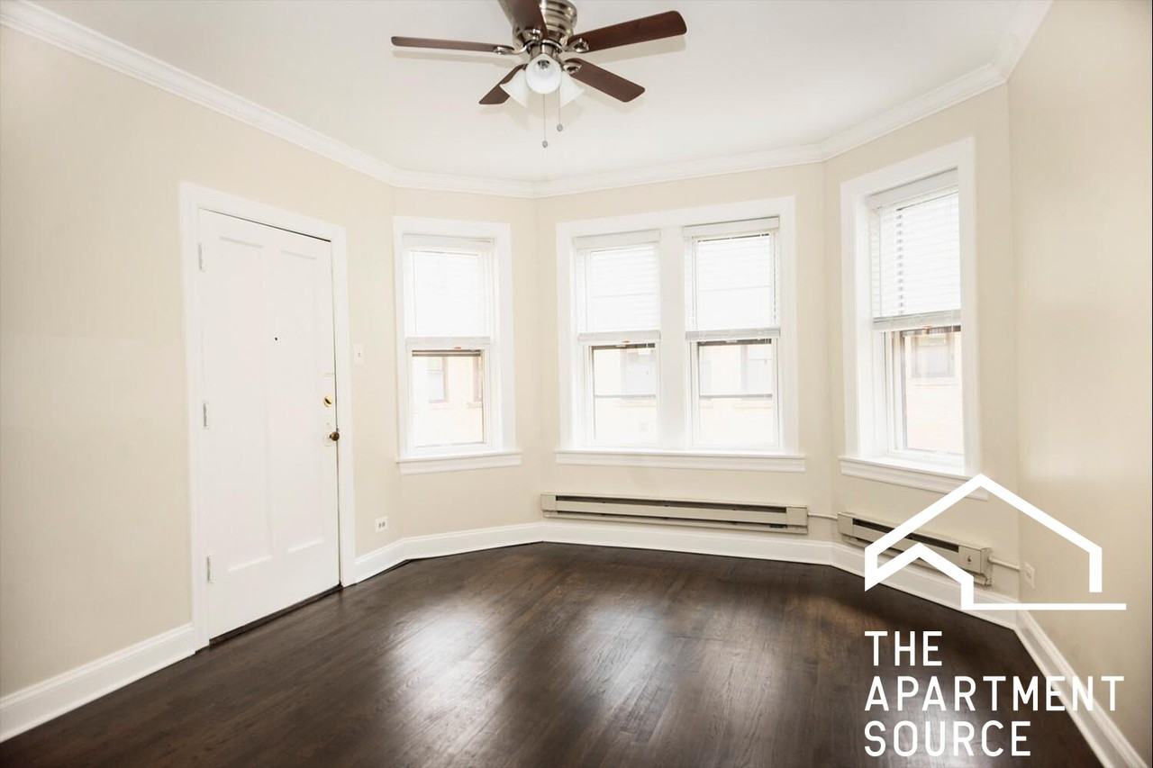 N Greenview Ave #3W - Photo 4 of 10