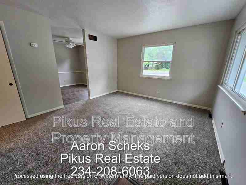 3643 Albrecht Ave - Photo 2 of 24