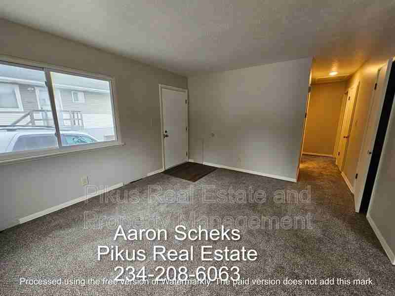 3643 Albrecht Ave - Photo 3 of 24