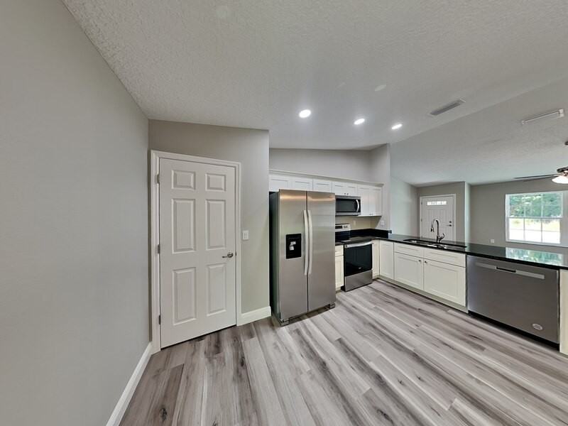 3107 W Eunice Dr - Photo 2 of 17