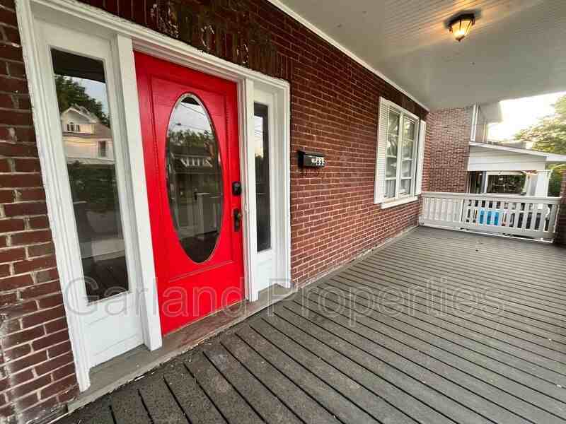 833 Wasena Ave Sw - Photo 2 of 17