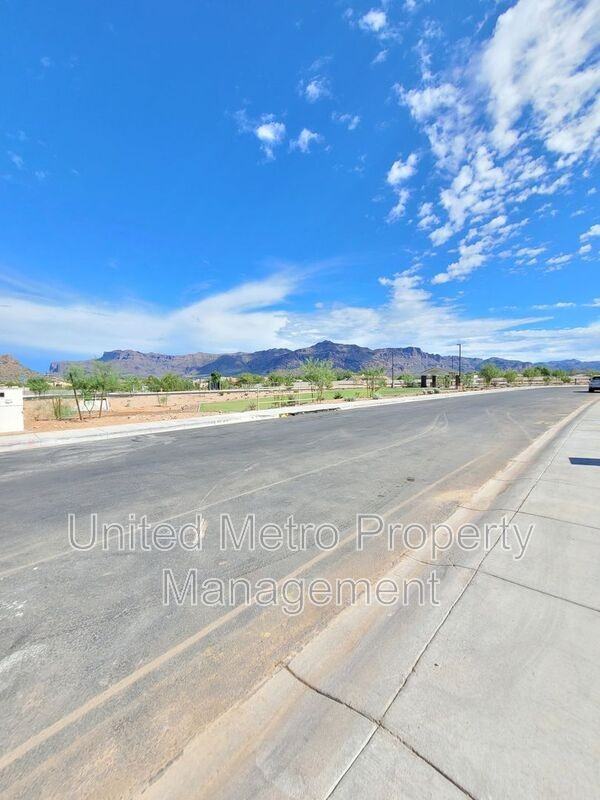 12205 E Sereno Rd - Photo 2 of 17