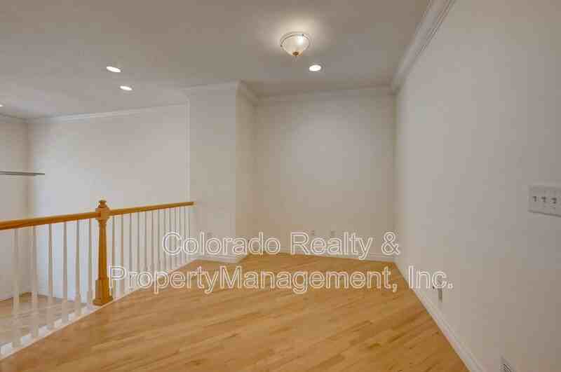 9217 Kornbrust Cir - Photo 3 of 37