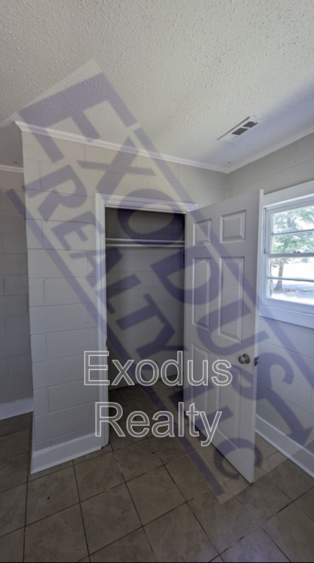 506 Maple Ave - Photo 4 of 41