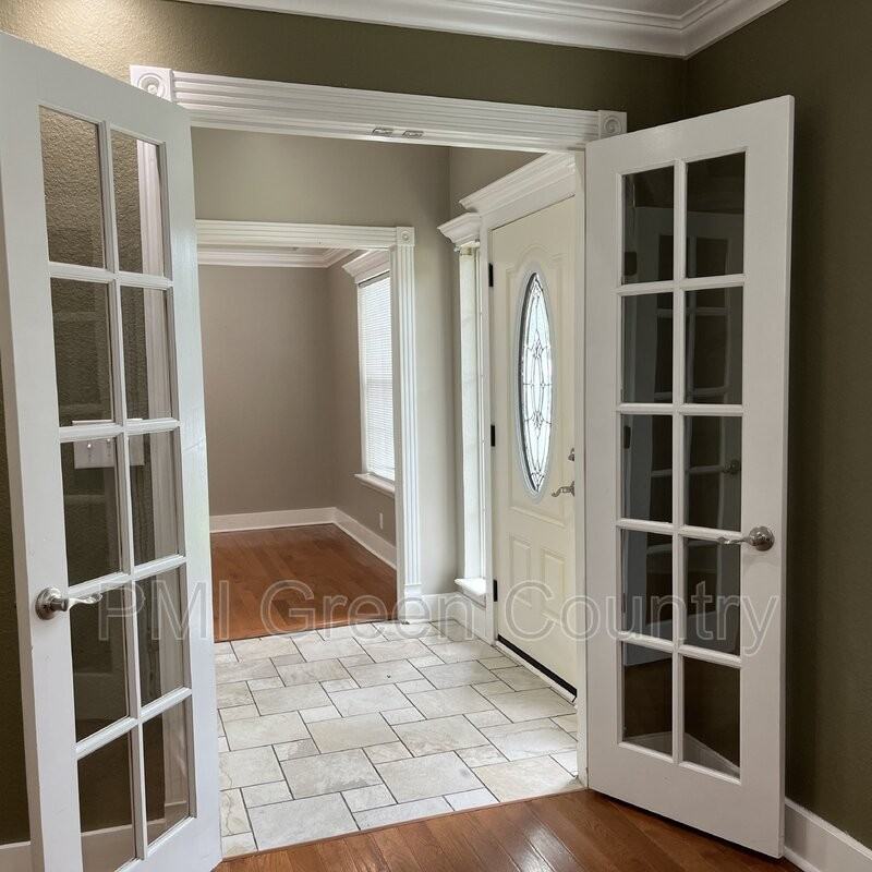 1608 S Kalanchoe Ave - Photo 5 of 33