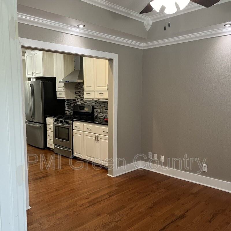 1608 S Kalanchoe Ave - Photo 6 of 33