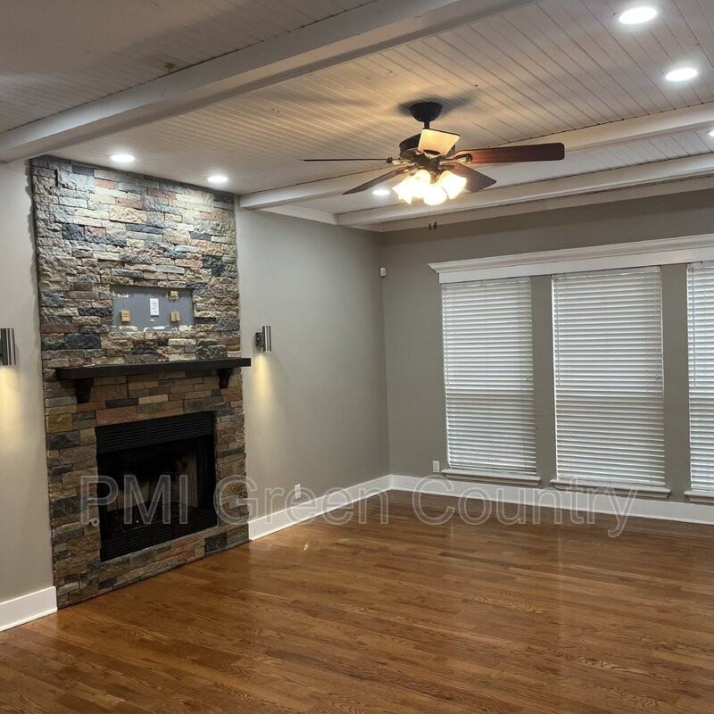 1608 S Kalanchoe Ave - Photo 7 of 33