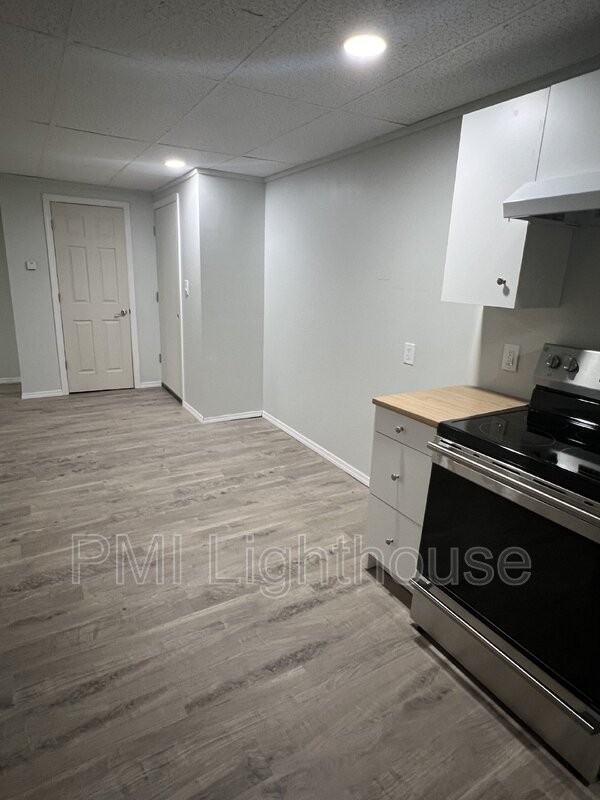 470 Williams Way N - Photo 2 of 11