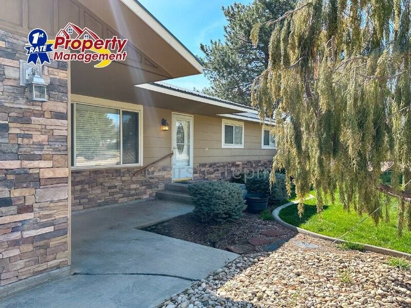 712 Fair Ln - Photo 2 of 27